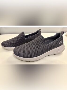 Skechers Women's Hands Free Slip-ins Go Walk Joy Sneakers Size 9.5